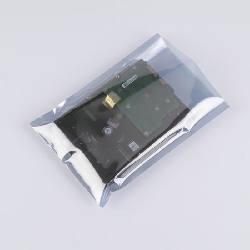 Disco duro guardado en una bolsa ESD metalizada